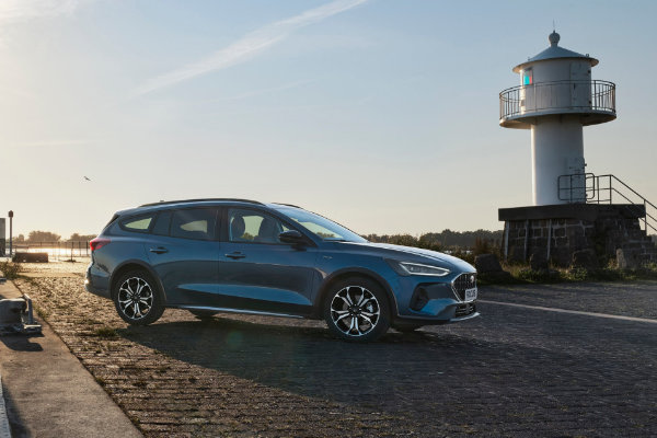 Ford-Focus-Active-2022