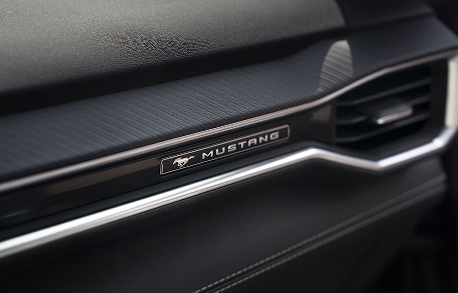 Ford Mustang interieur logo
