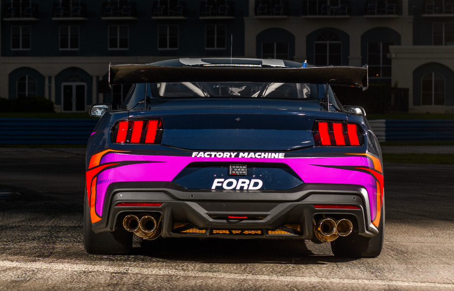 Nieuwe Ford Mustang GT4 achterkant