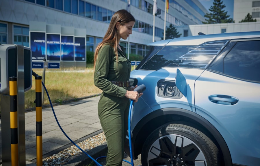 Charger le nouvel Explorer électrique