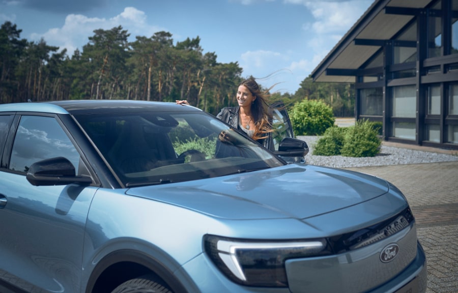 Lexie Alford met de Ford Explorer EV