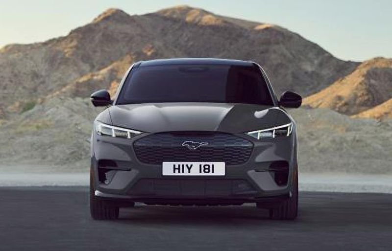 Ford Mustang Mach-E noire