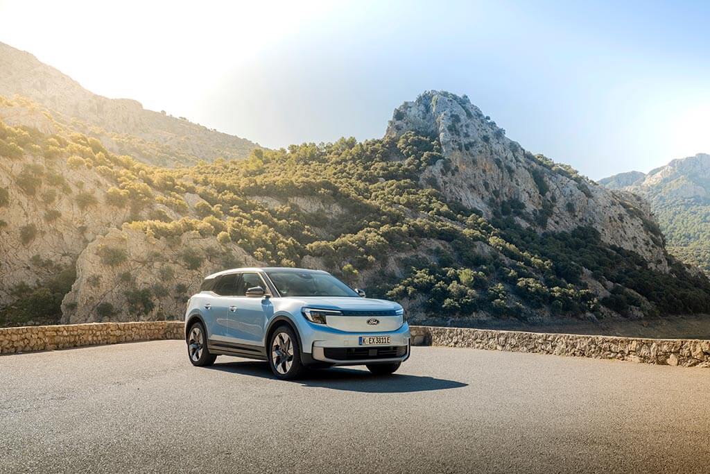 Ford Explorer en extérieur