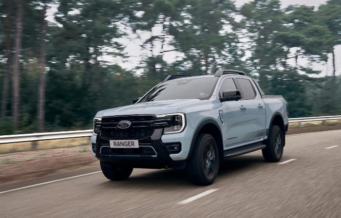 Ford Ranger PHEV sur la route