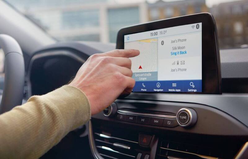 Live traffic Habiclacle Ford avec zoom sur Sync et Live traffic