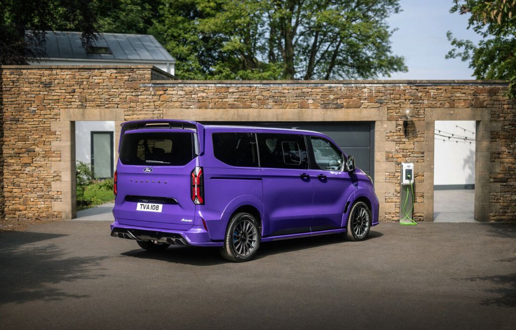 Ford E-Tourneo MS-RT vue extérieure