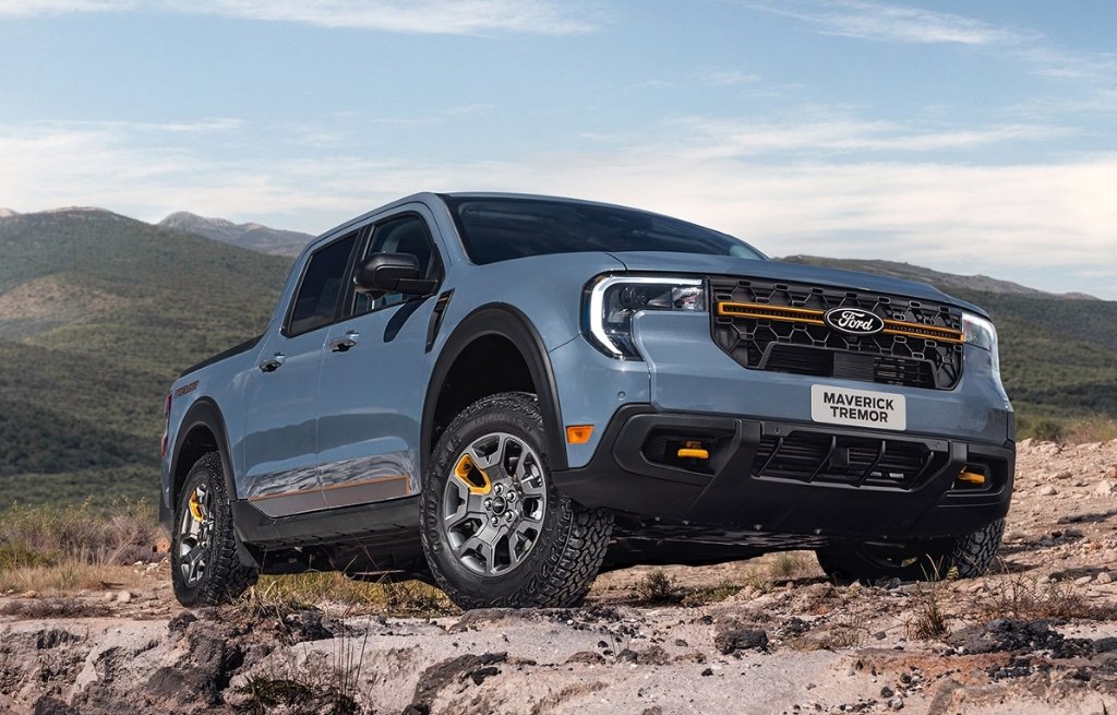 Maverick Tremor Visão frontal da Ford Maverick Tremor em ambiente off-road