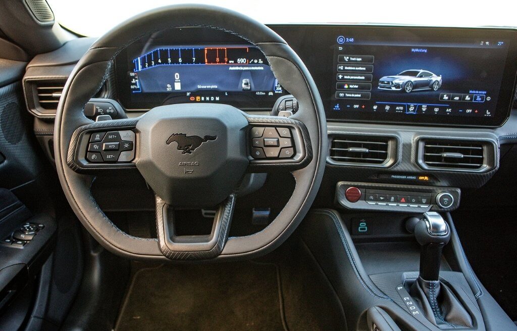 Mustang Dark Horse Painel interior do Ford Mustang Dark Horse