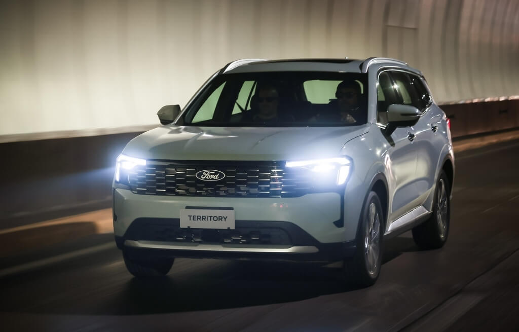 Ford Territory em um túnel