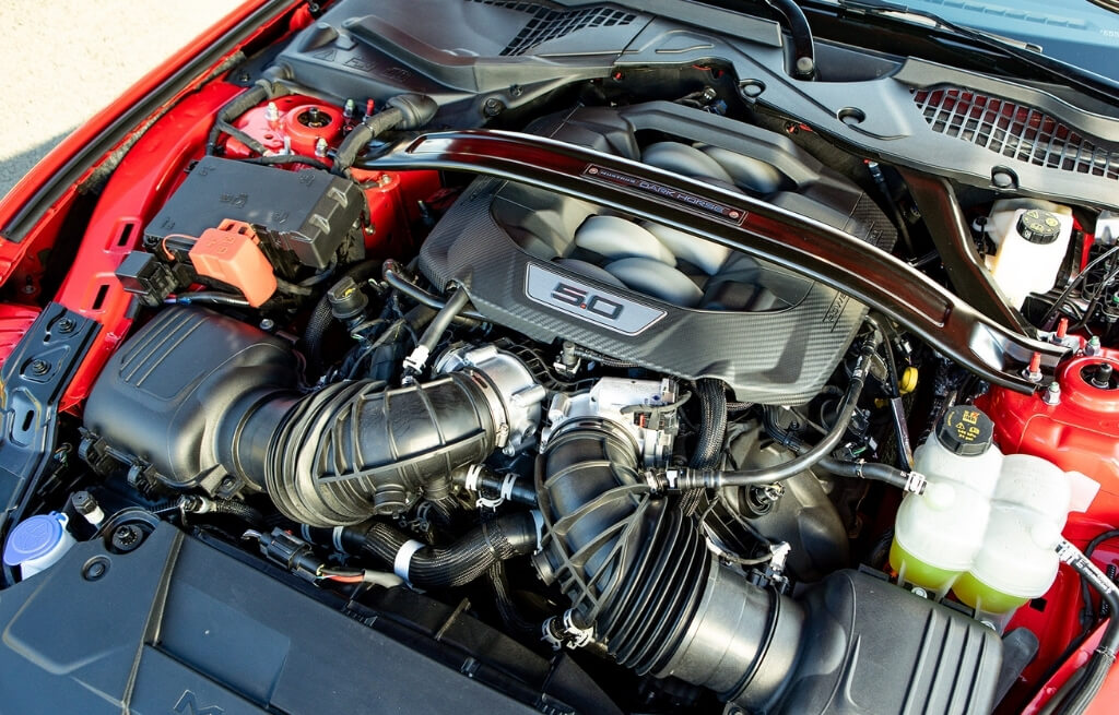 Motor do Ford Mustang Dark Horse