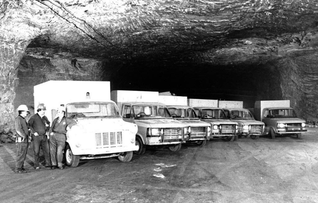 Ford Transit em mina de sal na Inglaterra