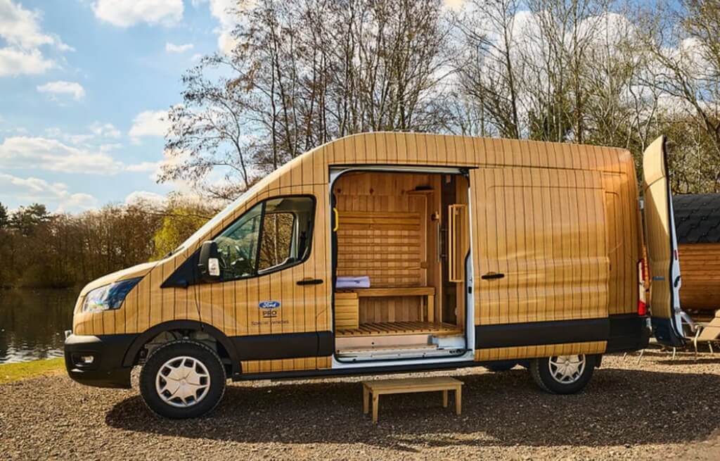 Ford Transit transformada em sauna móvel