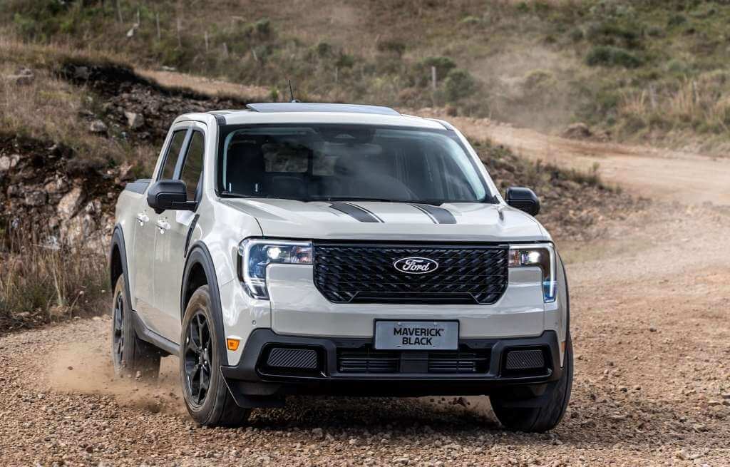 Maverick Black Ford Maverick Black em ambiente off-road