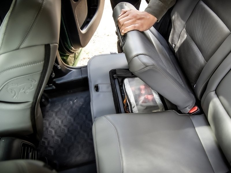 Bronco Sport Compartimento embaixo do banco traseiro do Ford Bronco Sport
