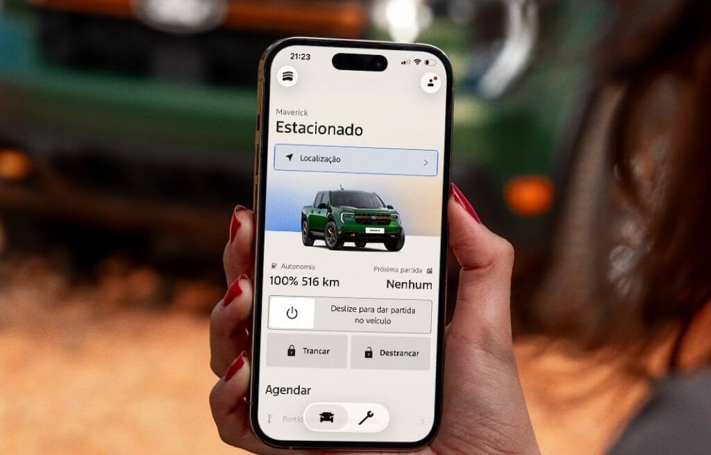 Tela de celular exibindo o app Ford com informações da Maverick