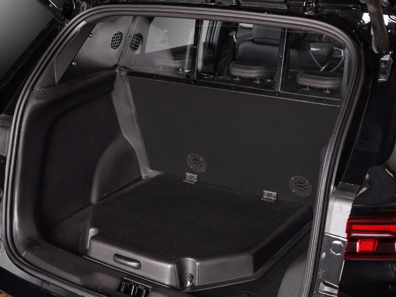 Interior de veículo SUV Ford Territory modificado para Polícia Civil
