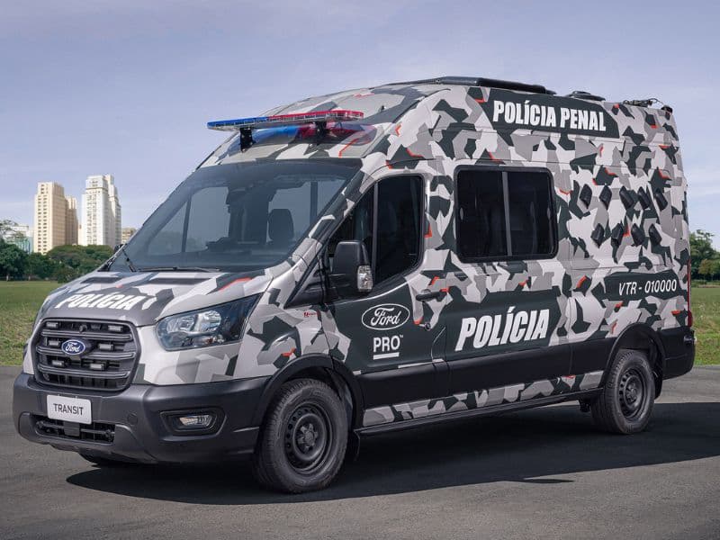 Veículo minibus Ford Transit modificado para Polícia Penal