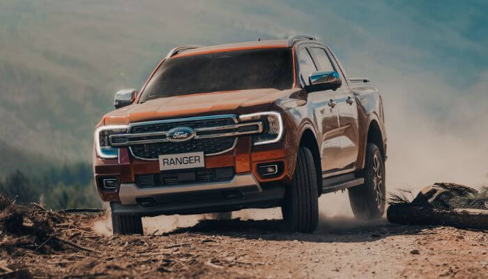 Picape Ford Ranger em ambiente off road