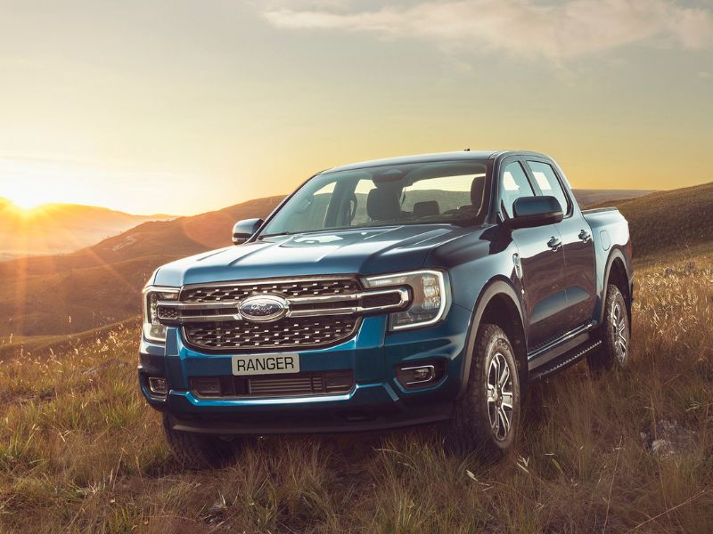 Picape Ford Ranger Limited em ambiente campestre