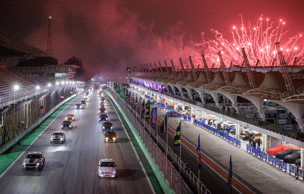 Ford Mustang na pista de corrida de Interlagos