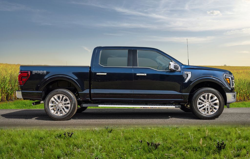 Lateral da Ford F-150 Azul