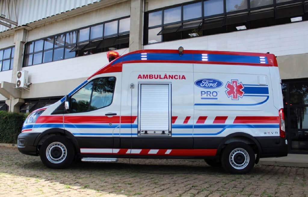 Ford Transit Ambulância Lateral