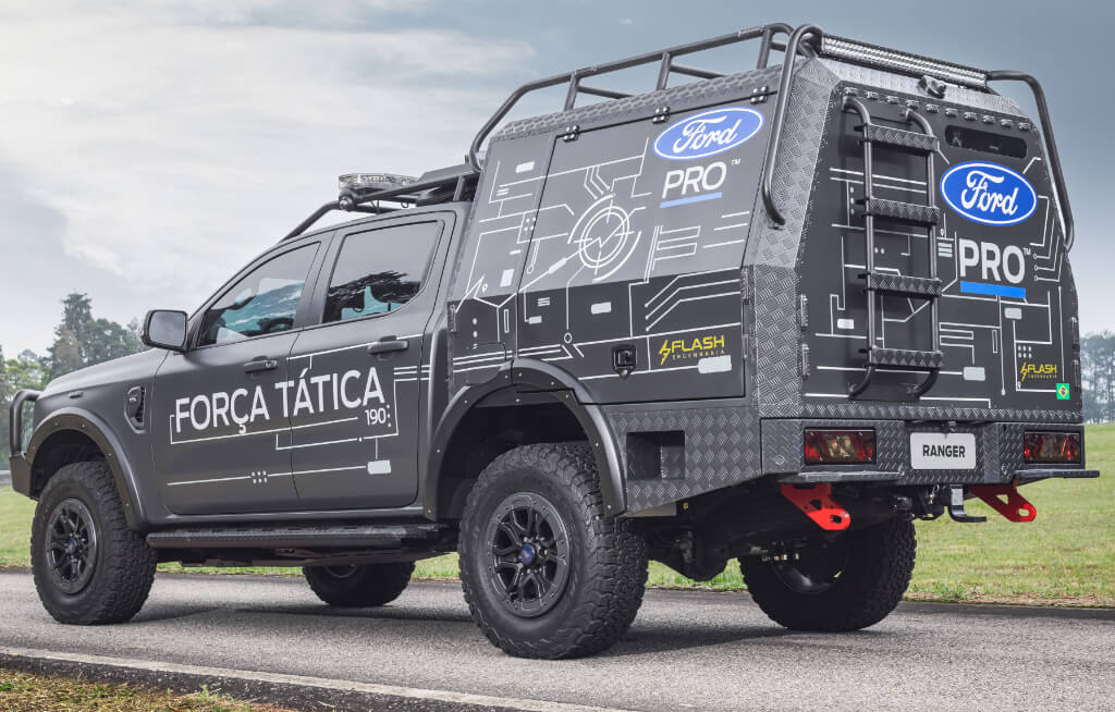 Nova Ford Ranger V6 de polícia visão traseira
