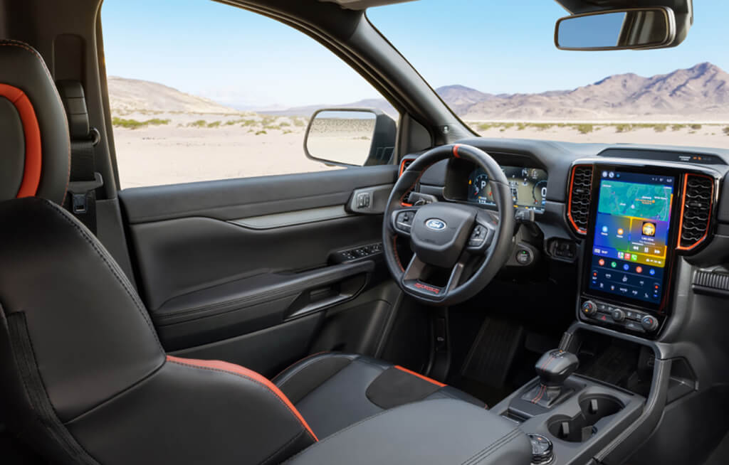 Visão interior da Nova Ford Ranger Raptor em ambiente off-road