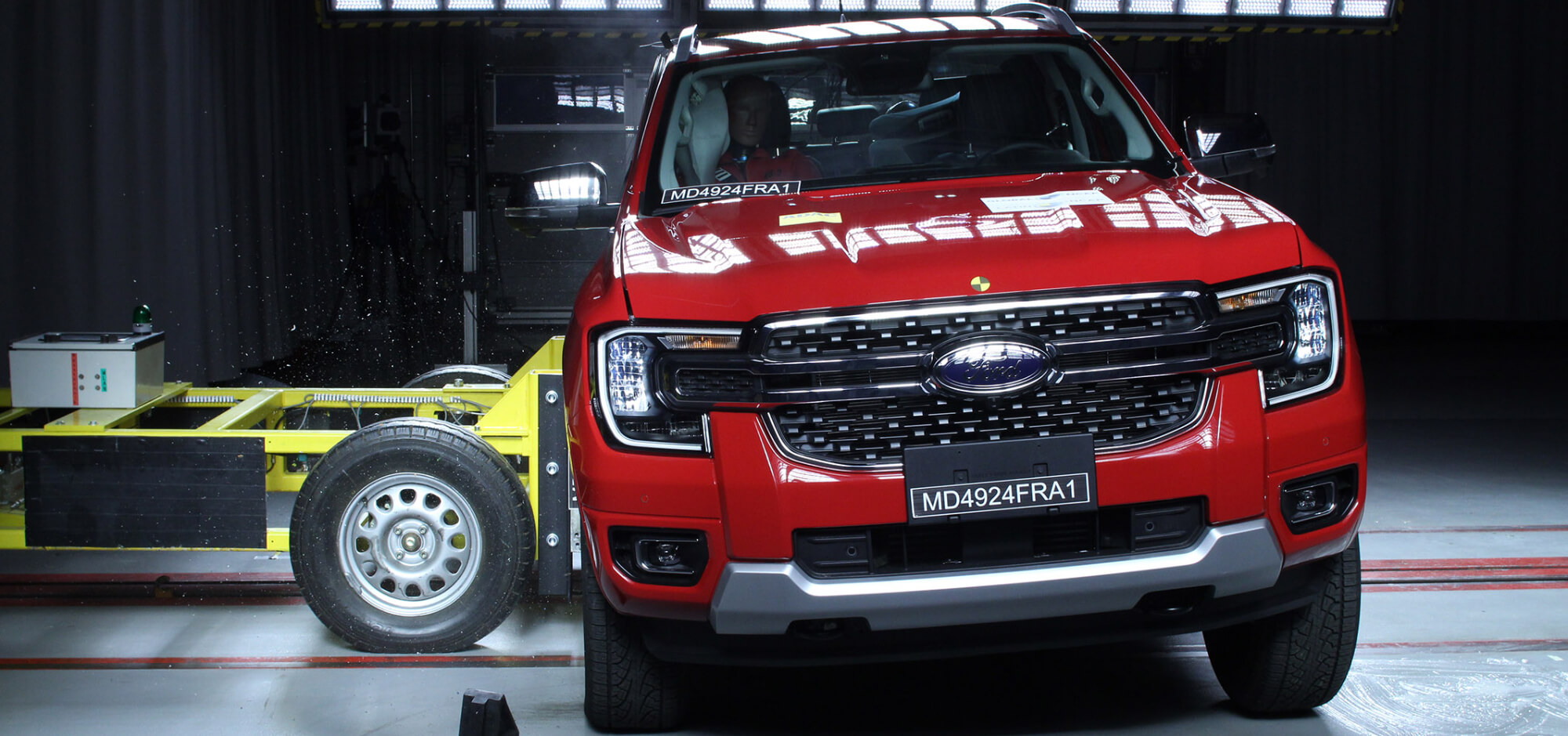 Visão lateral da Ford Ranger no Latin NCAP