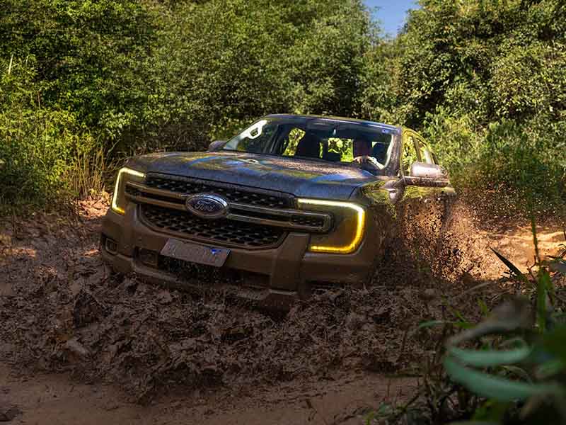 Ford Ranger XLT em destaque