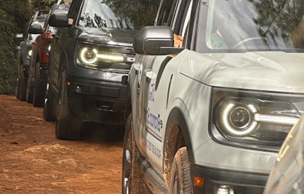Comboio Ford Bronco Sport Frente do Ford Bronco Sport Branco