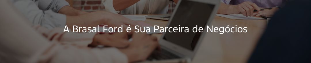 Pessoas em uma reunião de negócios de fundo com um texto encima