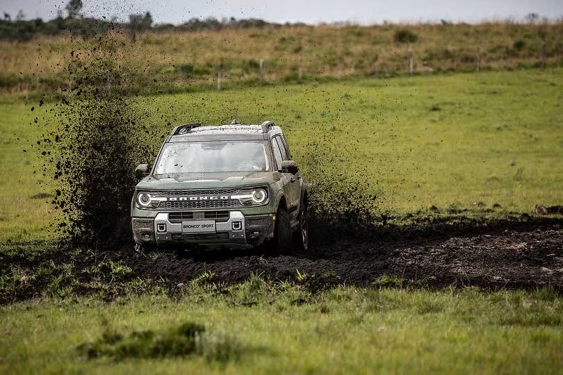 Ford Bronco Sport Vermelha