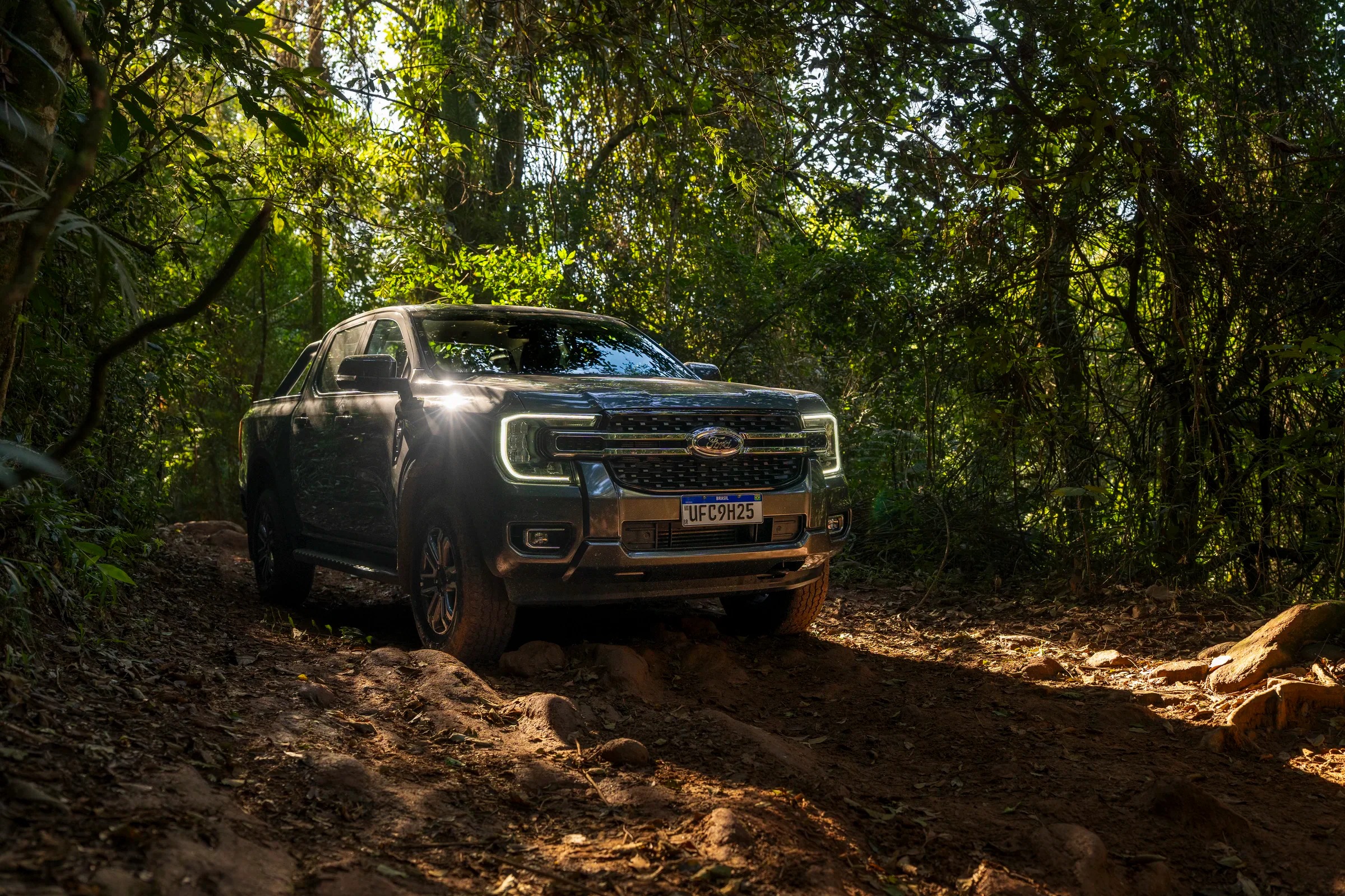 Ford Ranger com motor V6 desenvolvido pela engenharia brasileira