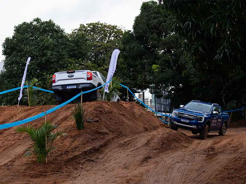 Ford Ranger na Pista 4x4