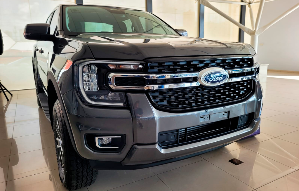 Ranger XLT V6 2026 Visão frontal da Ford Ranger XLT