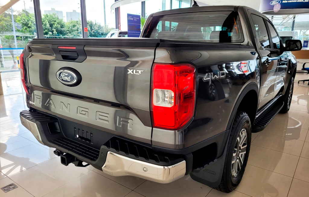 Ranger XLT V6 2026 Visão traseira da Ford Ranger XLT V6 2026