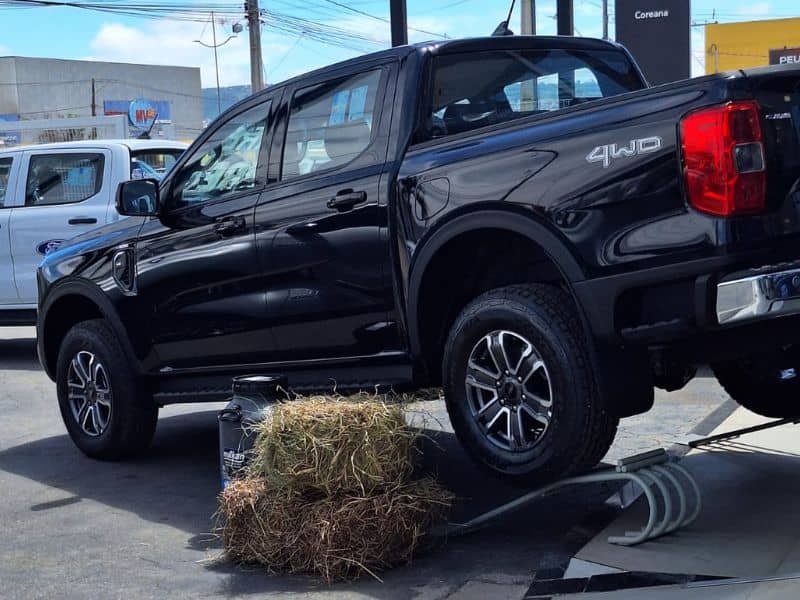 Ford Ranger Picape Ford Ranger estacionada