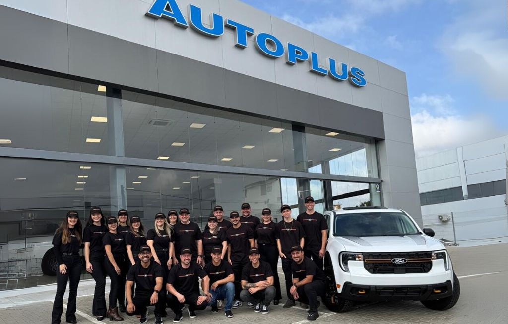 Ford AutoPlus Lajes Equipe Ford AutoPlus Lajes com a Maverick Tremor