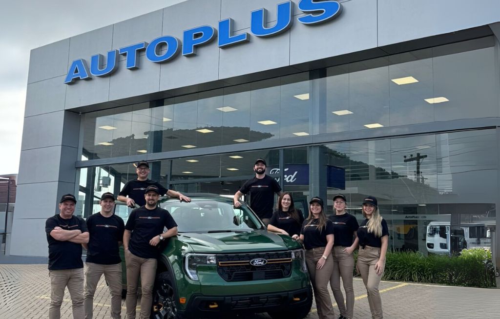 Ford AutoPlus Rio do Sul Equipe Autoplus Rio do Sul com a Maverick Tremor