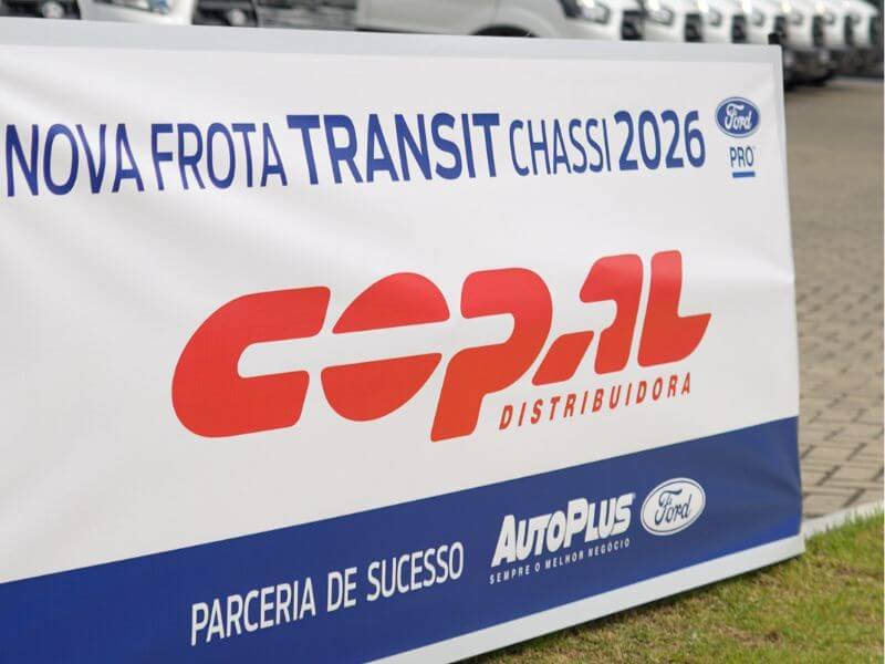 Copal Distribuidora Nova Frota Ford Chassi Faixa com dizeres anunciando nova frota de veículos Ford