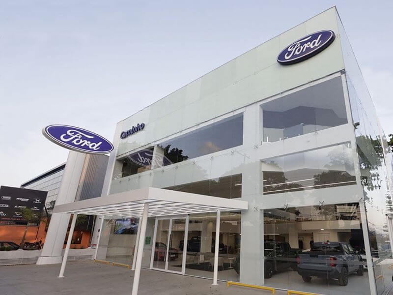 Fachada da loja Ford Caminho Campinas Signature