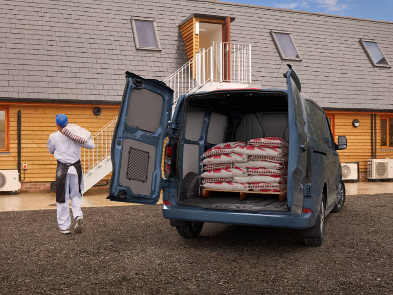 Lieferwagen mit offenem Laderraum