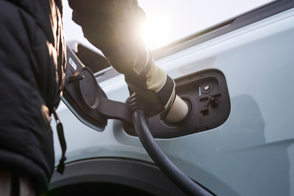 Ford Ranger PHEV wird geladen