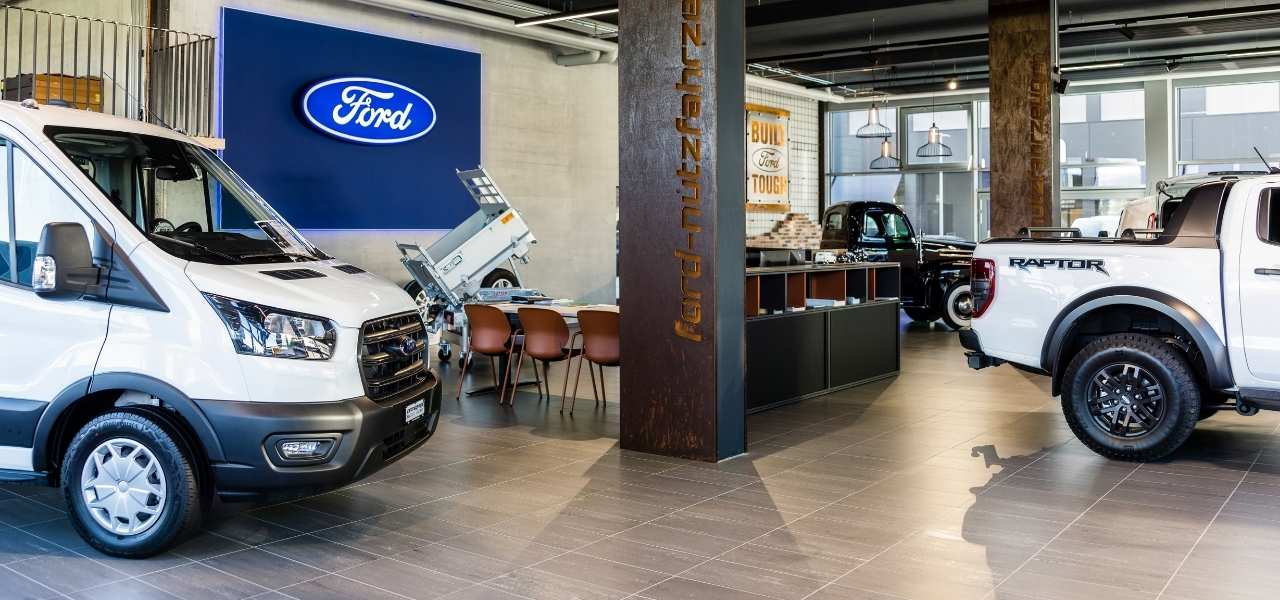 Ford Transit Center in Sursee mit Ranger und Transit vor Ort