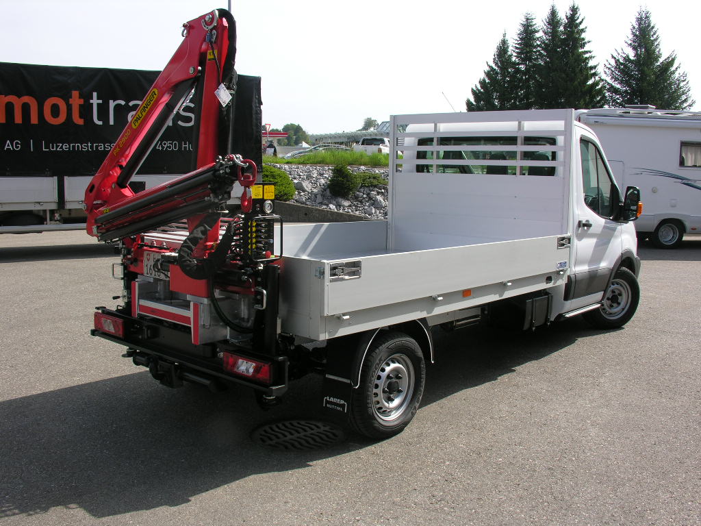 Ford Transit mit Kran