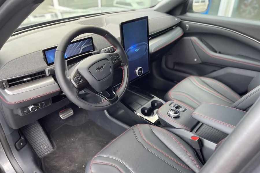 Ford Mustang Mach-E Innenansicht vorne