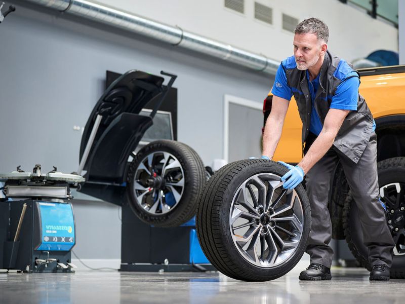 Reifenwechsel Ford-Werkstatt