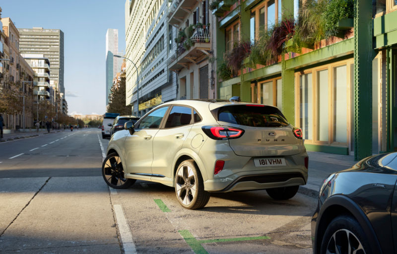 Neuer Ford Puma beim Parken