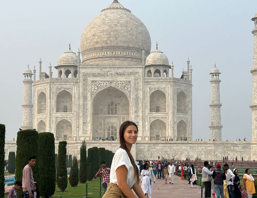 Lexie mit Taj Mahal